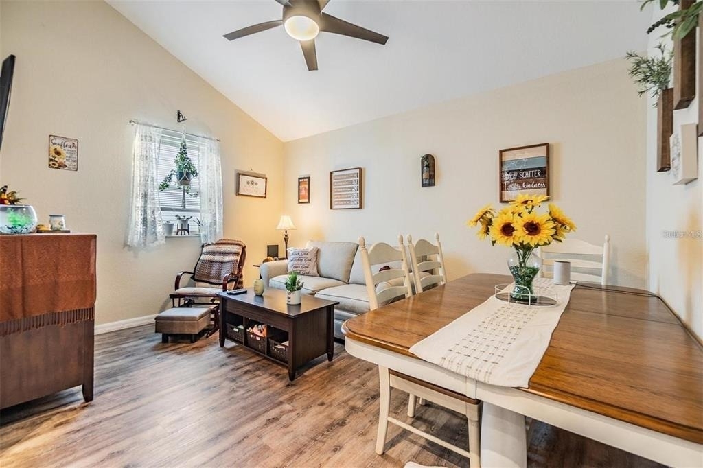 1265 Jade Place - Photo 2