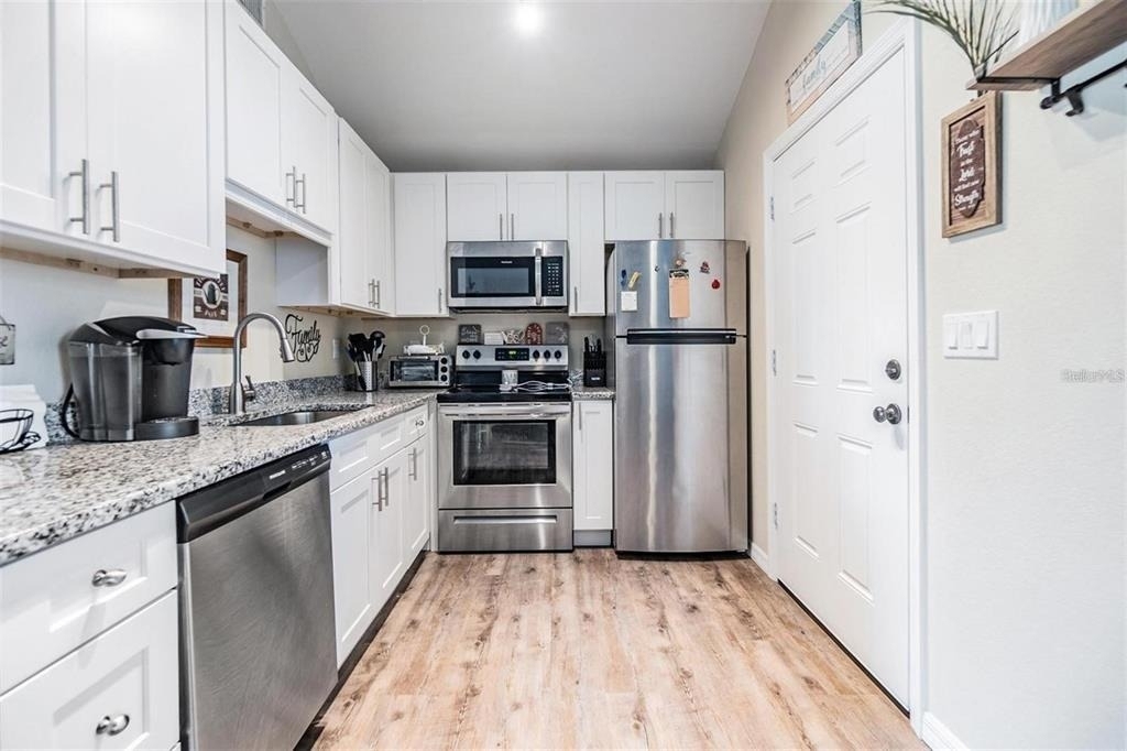 1265 Jade Place - Photo 4
