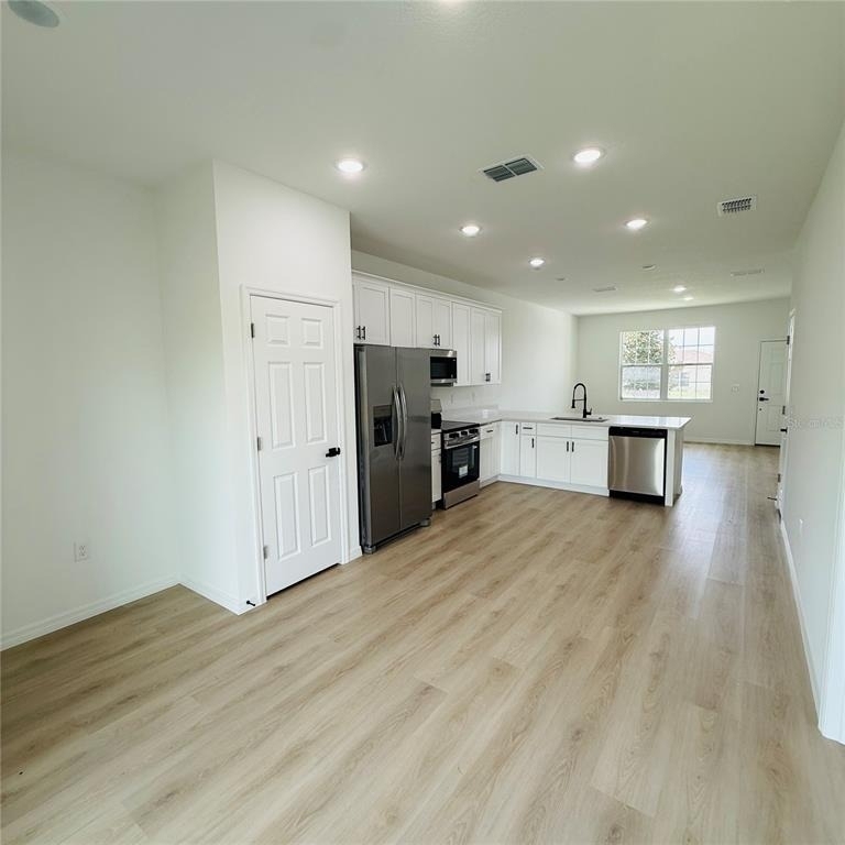 602 Desmoines Court - Photo 1