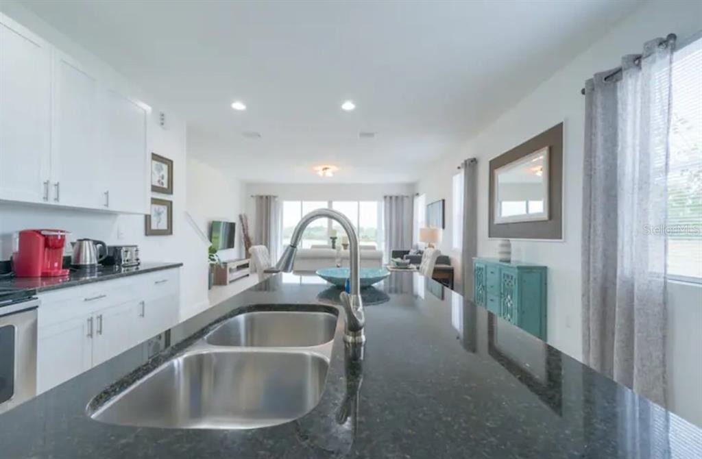 470 Lake Shore Parkway - Photo 10