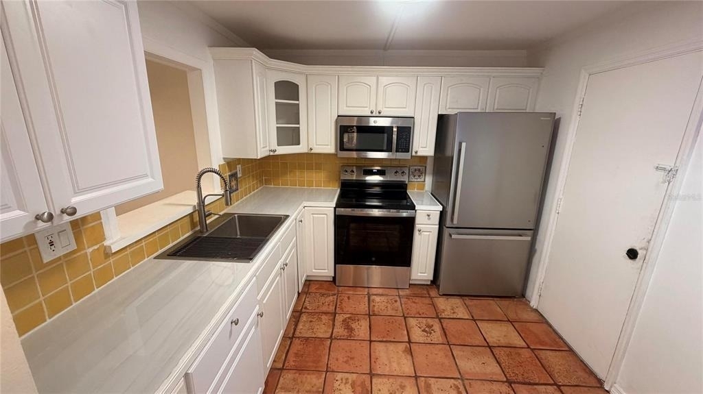 406 Nw 68th Avenue - Photo 0
