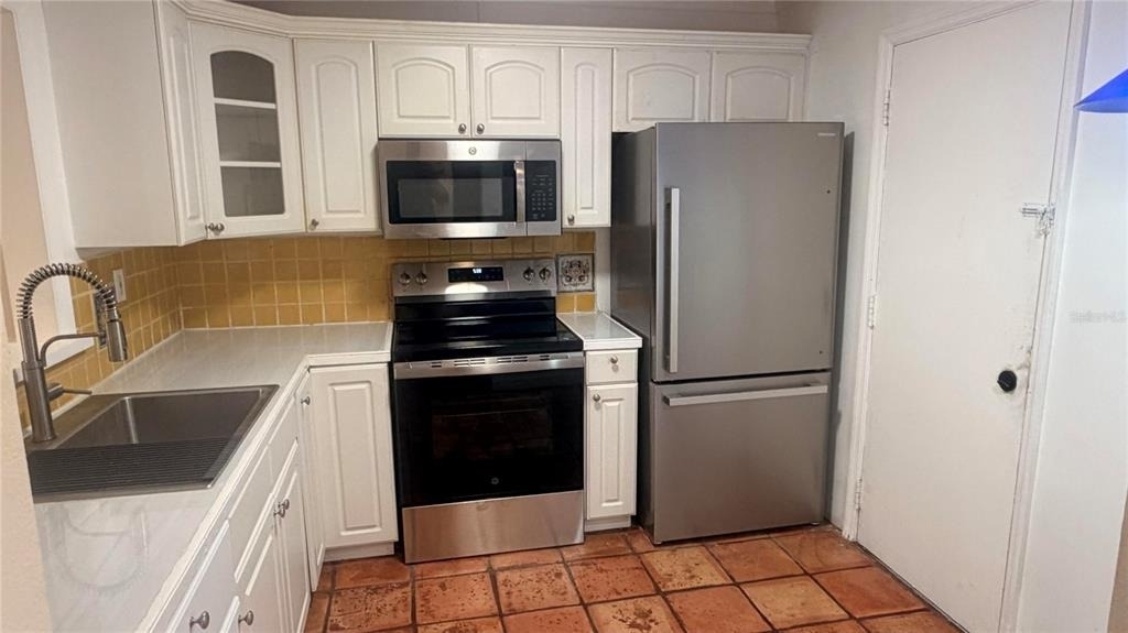 406 Nw 68th Avenue - Photo 1
