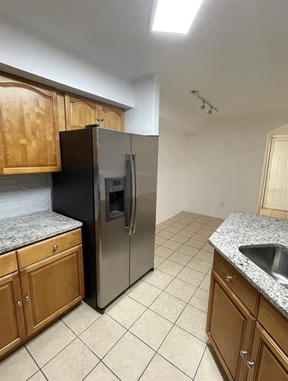 827 Camargo Way - Photo 14