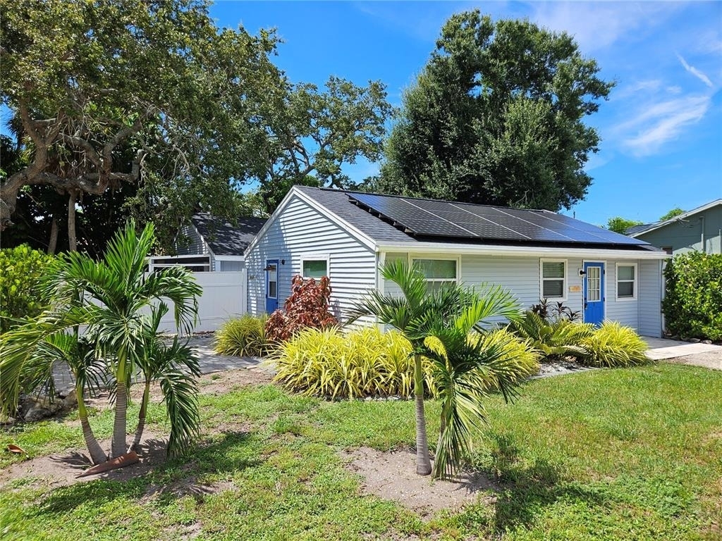 5042 Linda Street - Photo 1