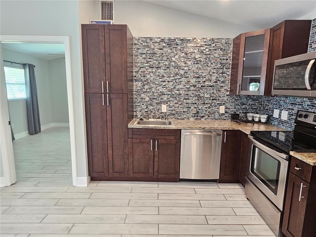 5042 Linda Street - Photo 9