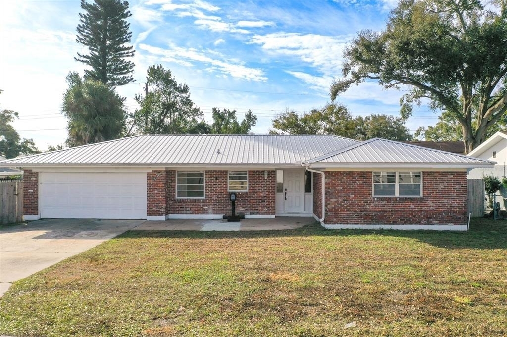 124 Shelley Drive - Photo 0