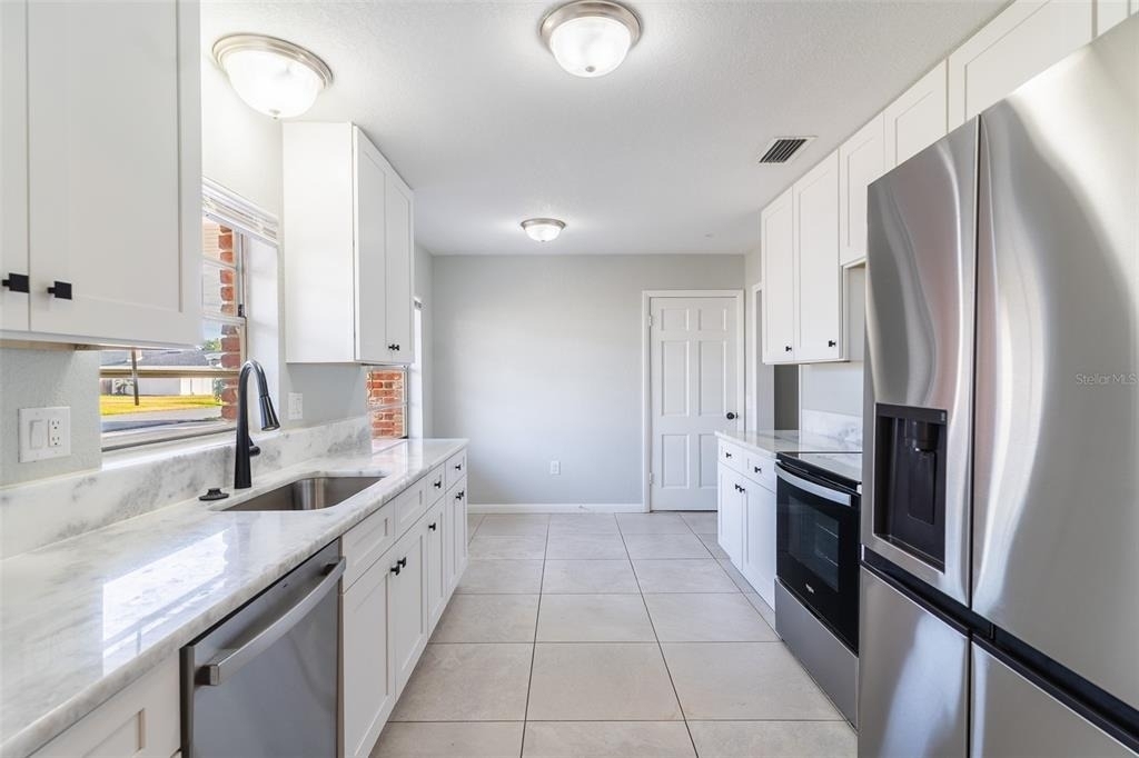 124 Shelley Drive - Photo 3