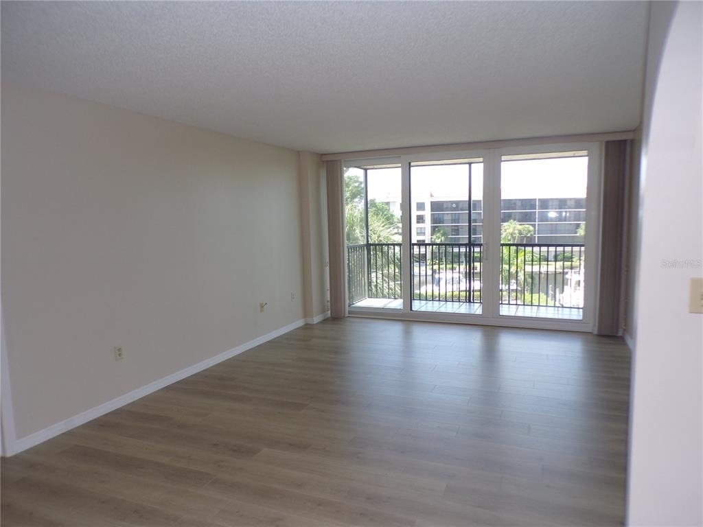 25188 Marion Ave - Photo 13