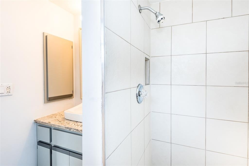 838 Jarvis Street - Photo 37