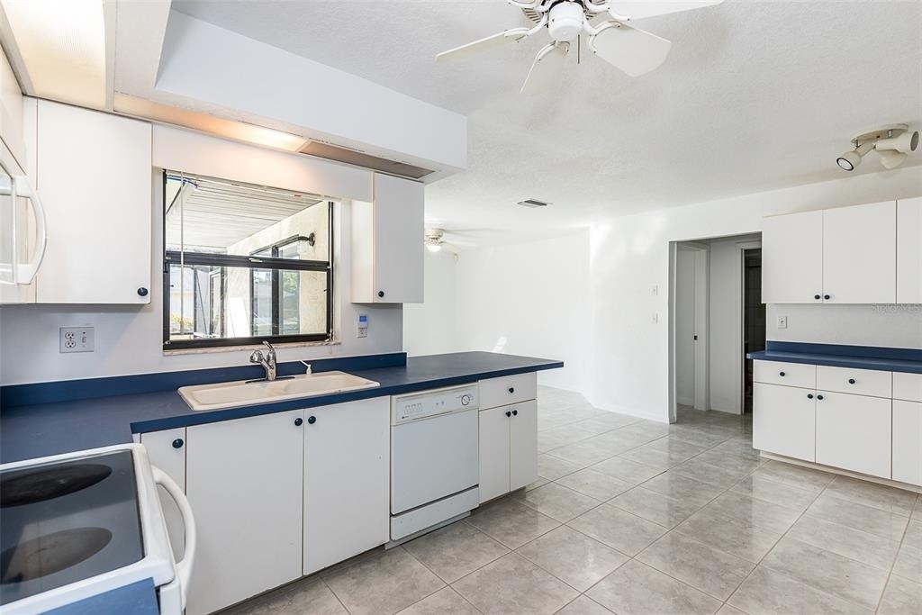 838 Jarvis Street - Photo 11