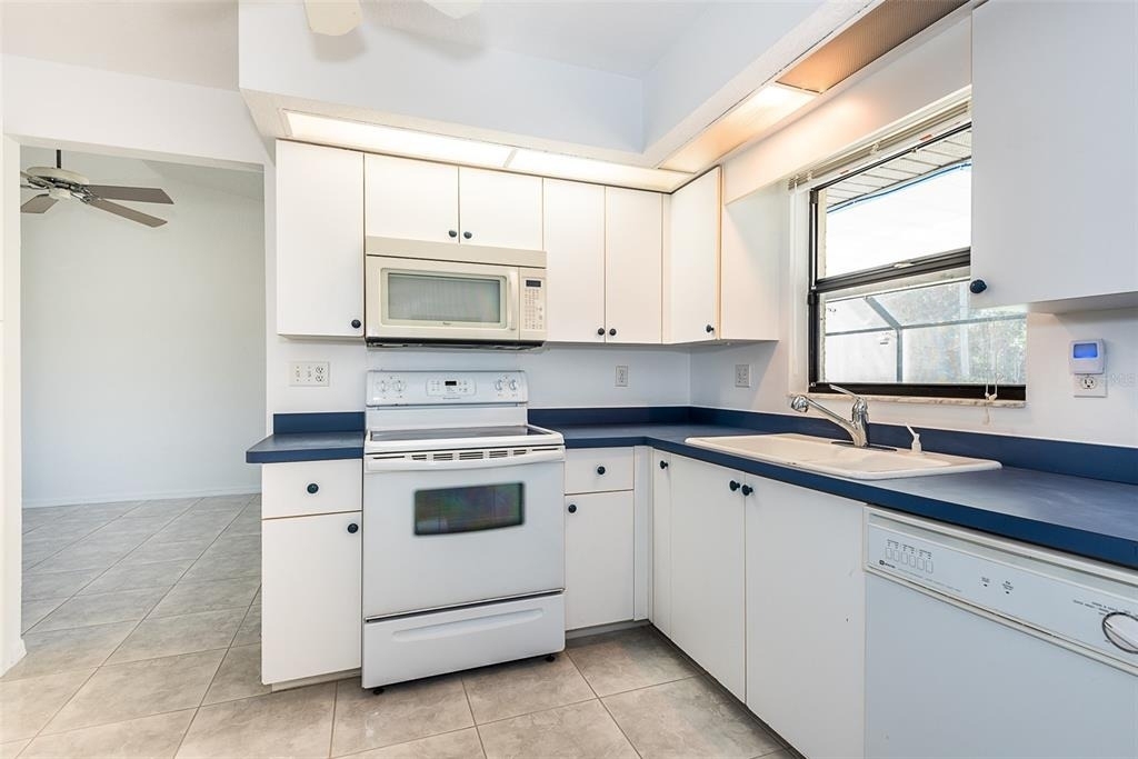 838 Jarvis Street - Photo 13