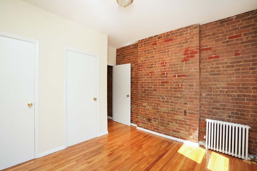 406 West 46th Street - Photo 9