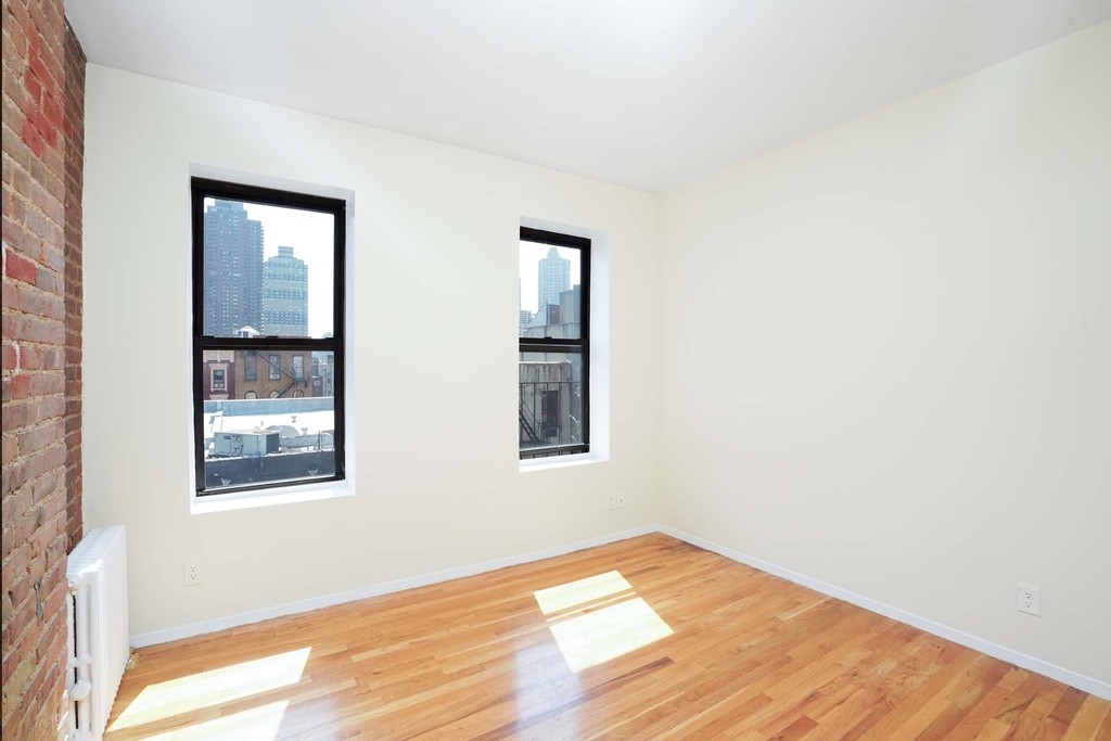 406 West 46th Street - Photo 5