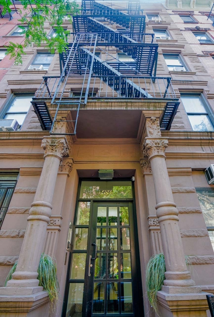 406 West 46th Street - Photo 8