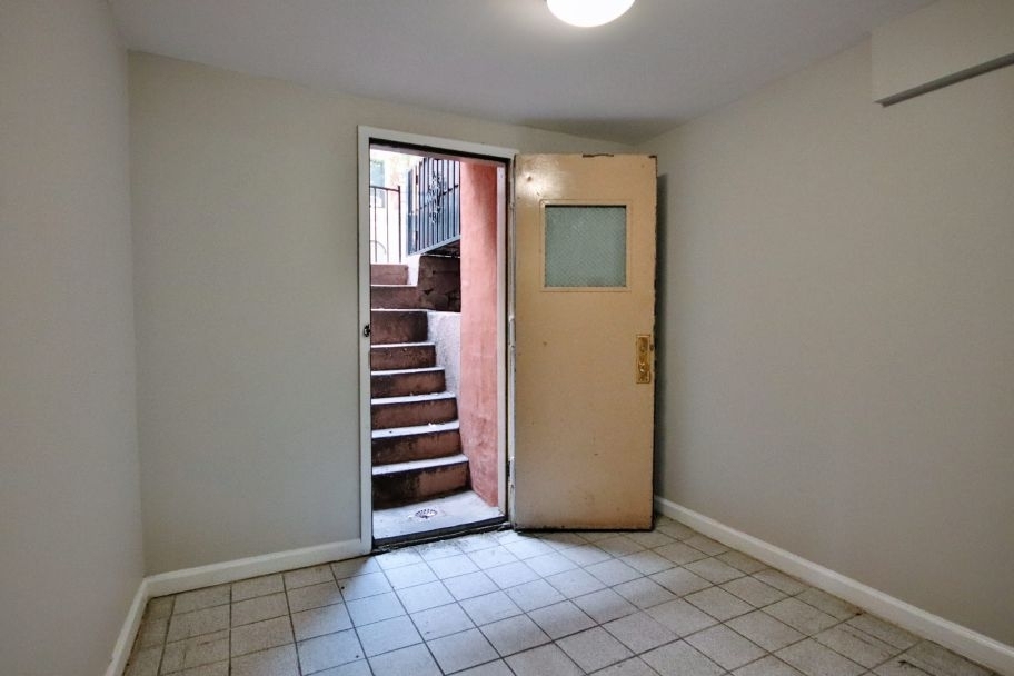 East 7th Street - Photo 3