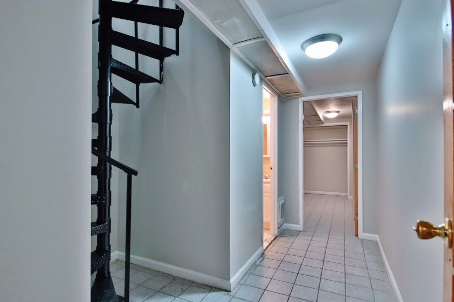 East 7th Street - Photo 7