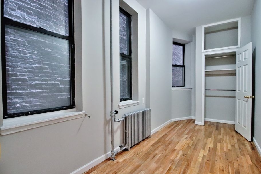 East 7th Street - Photo 5