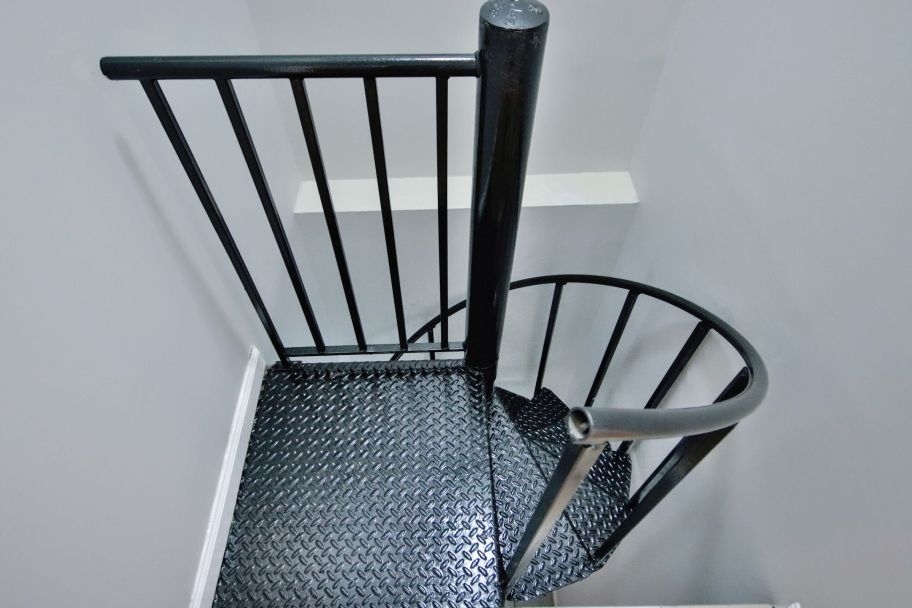 East 7th Street - Photo 6