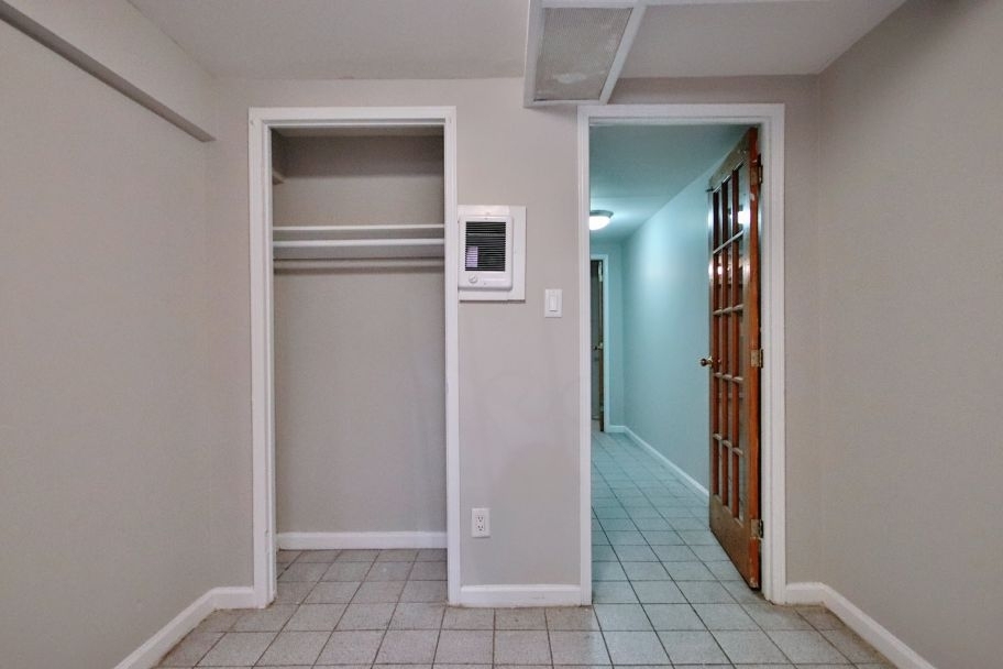 East 7th Street - Photo 8