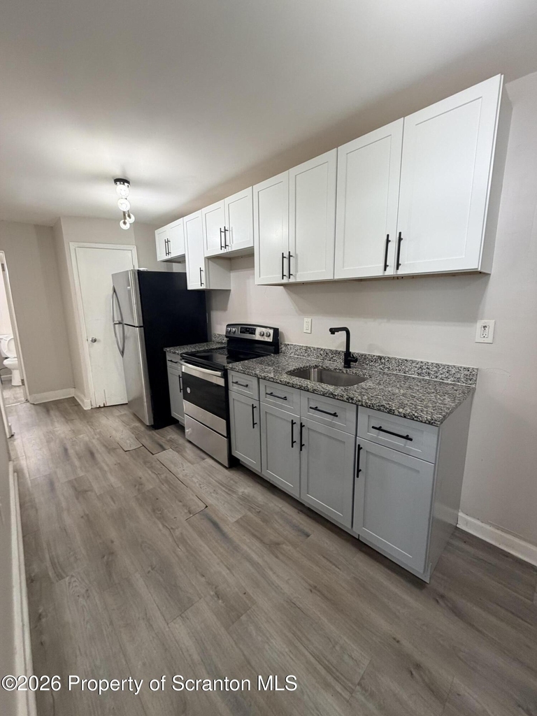 478 N Pennsylvania Avenue - Photo 0