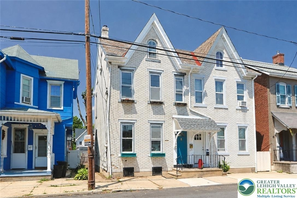 227 E Garrison Street - Photo 0