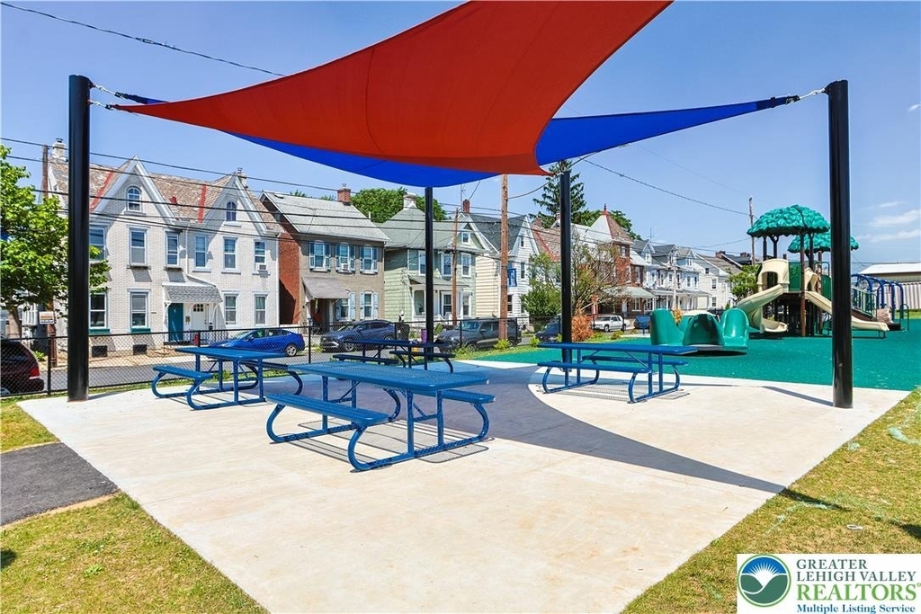227 E Garrison Street - Photo 31