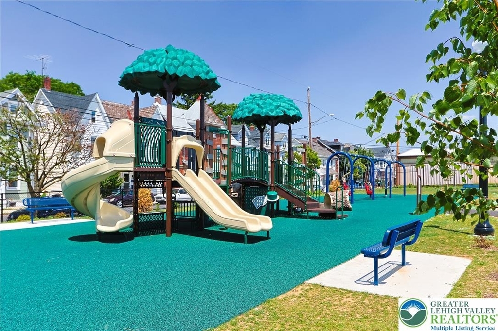 227 E Garrison Street - Photo 29