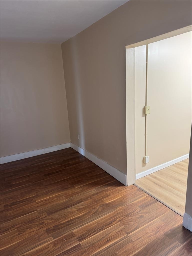 328 W Broad Street - Photo 4