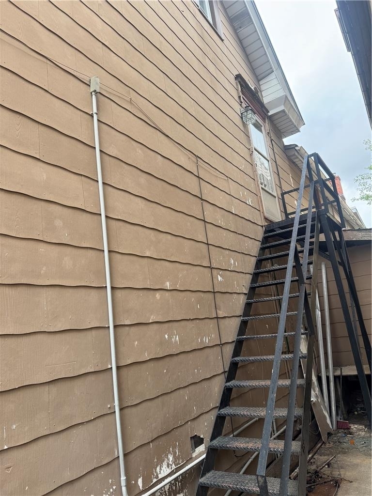 328 W Broad Street - Photo 1
