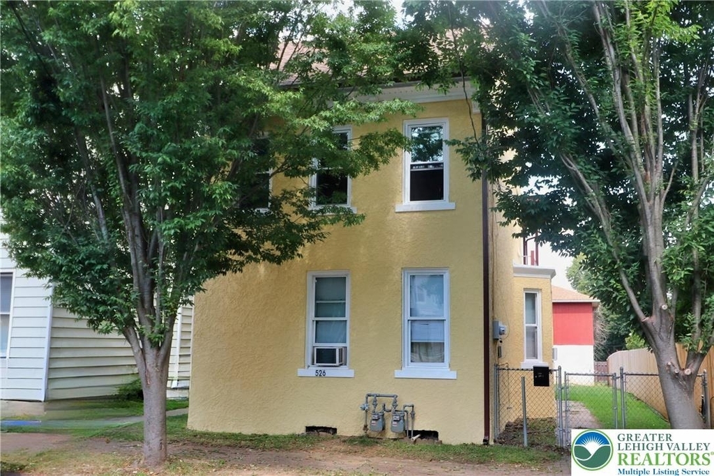526 Prospect Avenue - Photo 0