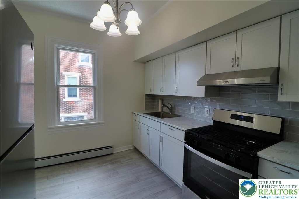 526 Prospect Avenue - Photo 10
