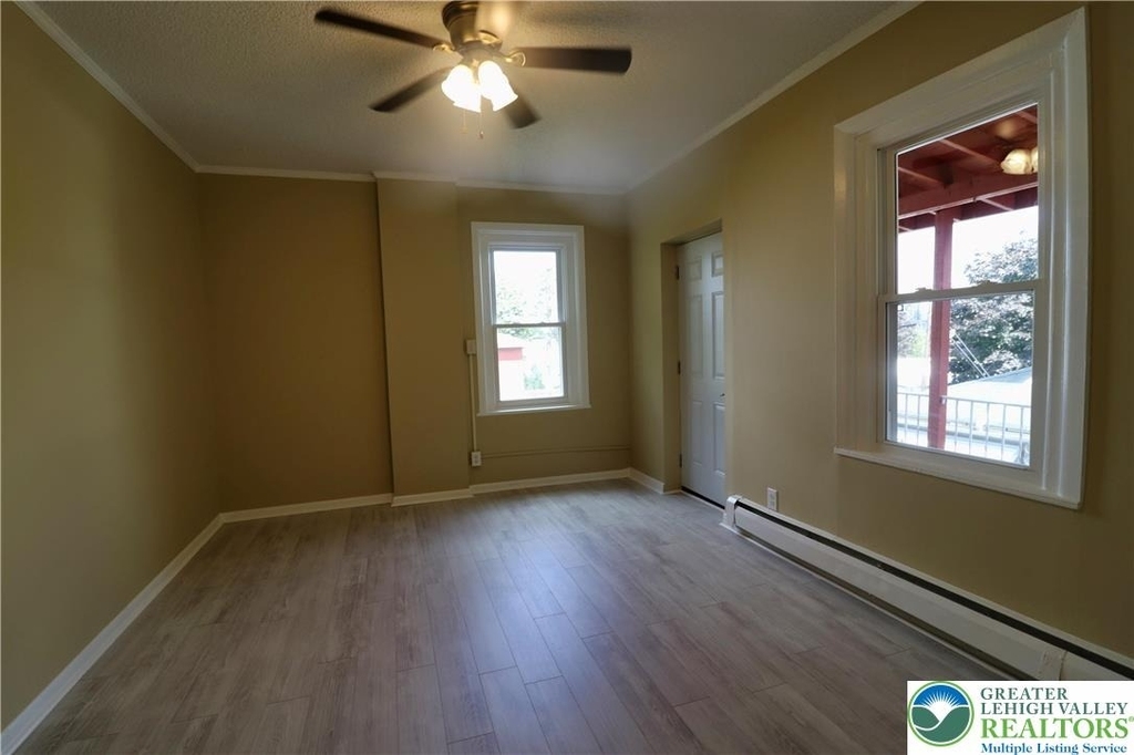 526 Prospect Avenue - Photo 4