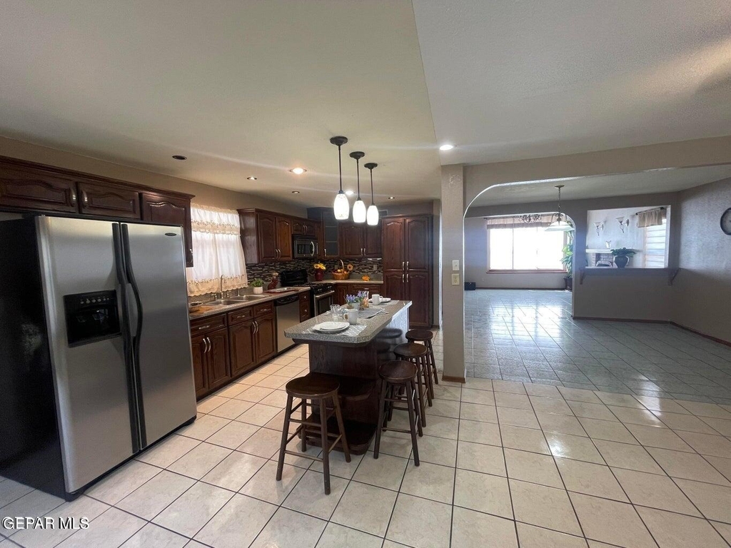 808 Merriman Drive - Photo 4