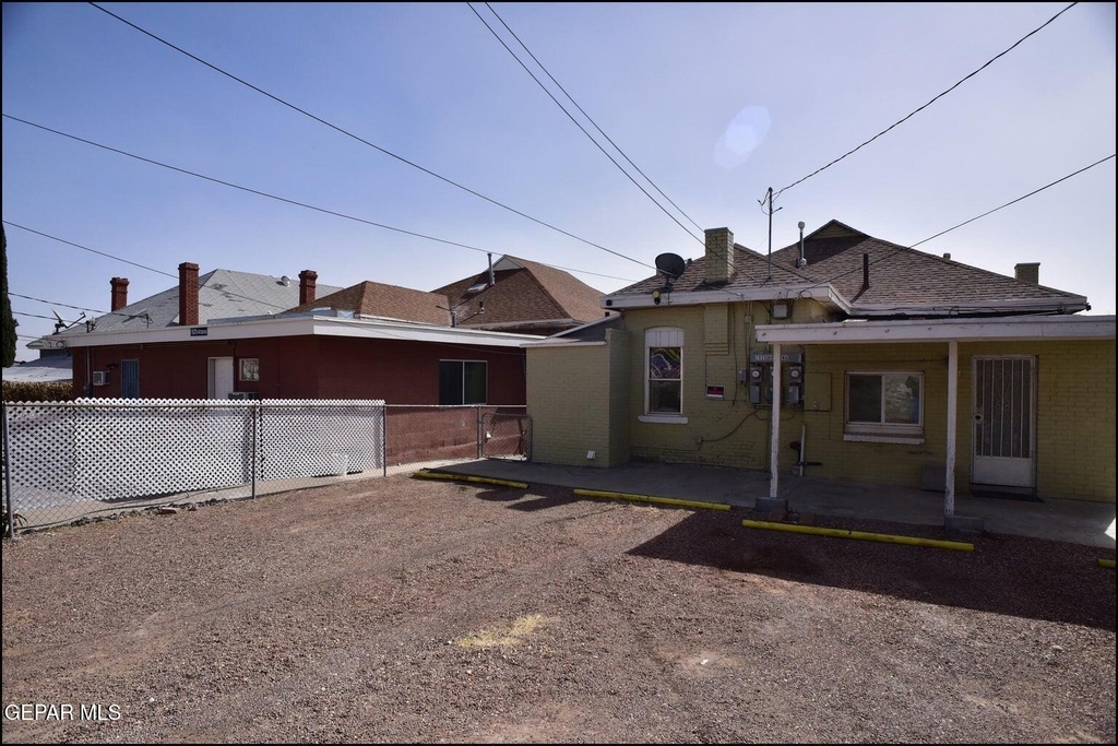 1925 Arizona Avenue - Photo 2