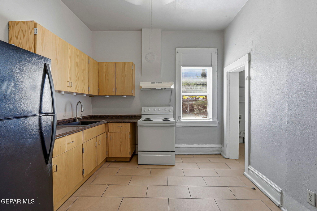 1925 Arizona Avenue - Photo 15