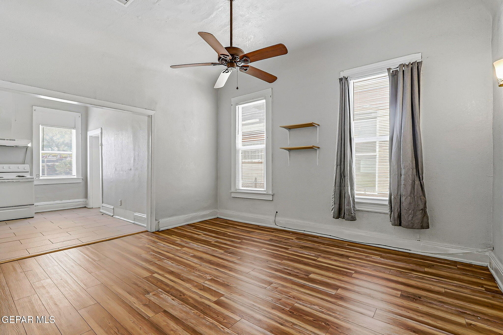 1925 Arizona Avenue - Photo 11