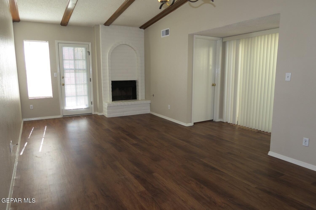 3121 Wayside Street - Photo 3