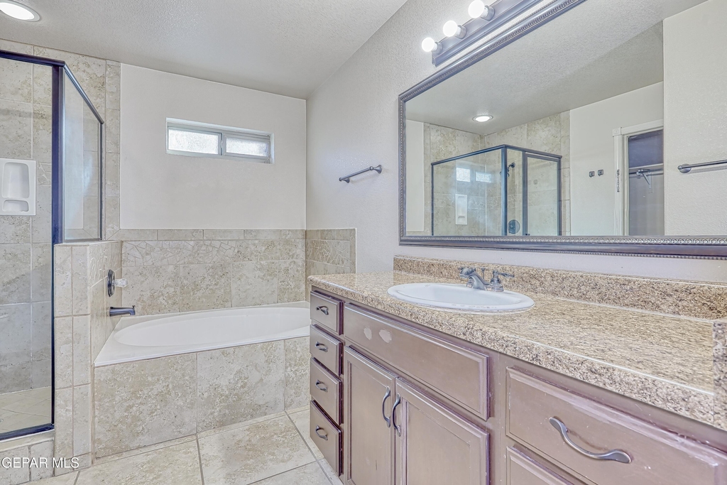 14325 Woods Point Avenue - Photo 27