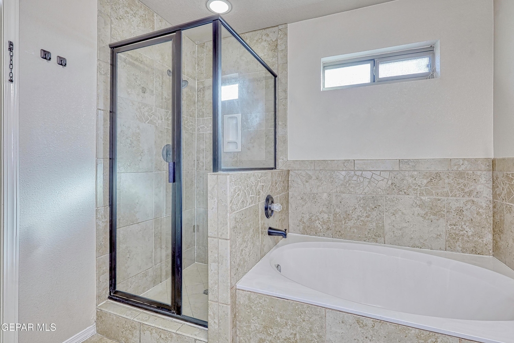 14325 Woods Point Avenue - Photo 30