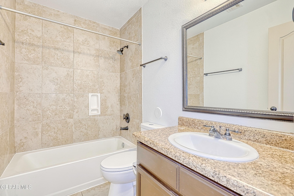 14325 Woods Point Avenue - Photo 22
