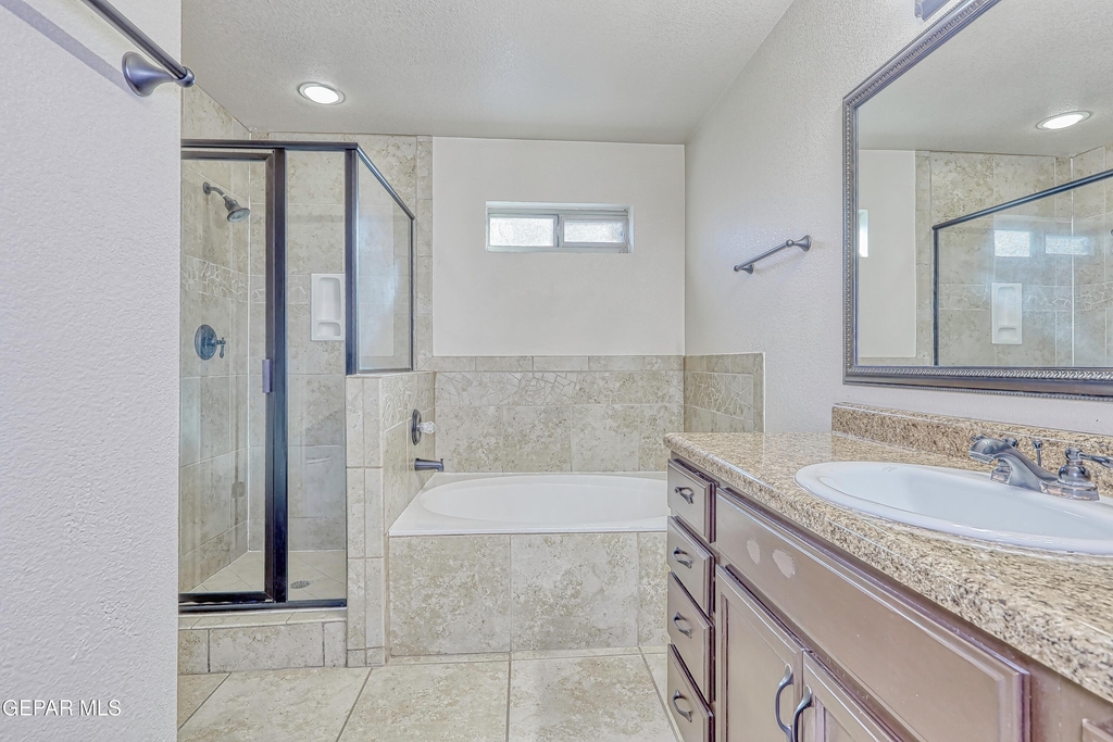 14325 Woods Point Avenue - Photo 29