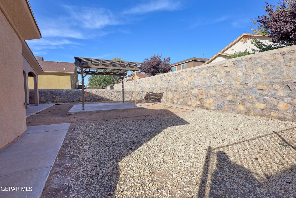 14325 Woods Point Avenue - Photo 35
