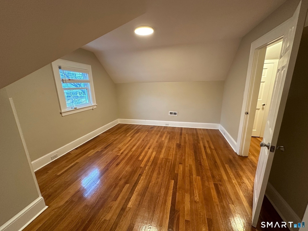 70 Hawthorne Street - Photo 16