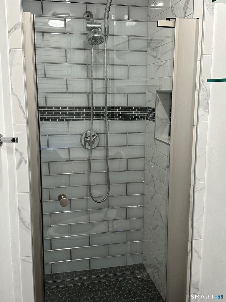 70 Hawthorne Street - Photo 12