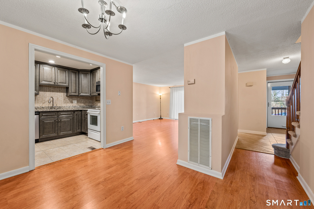 18 Dutton Place Way - Photo 3