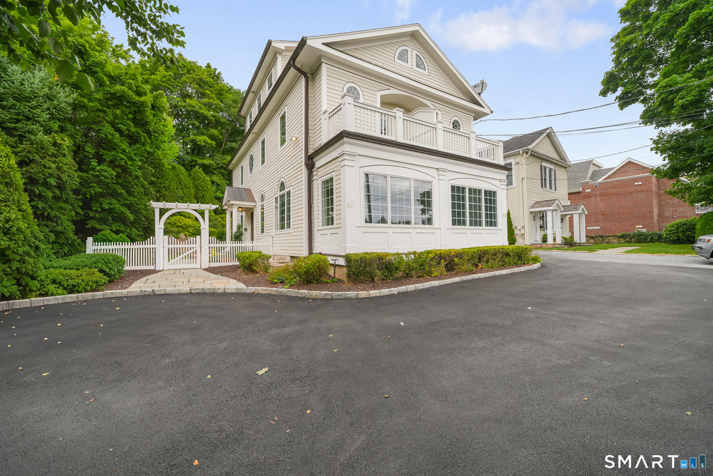 80 Putnam Avenue - Photo 2
