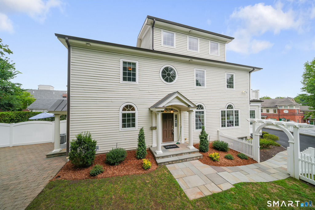 80 Putnam Avenue - Photo 1