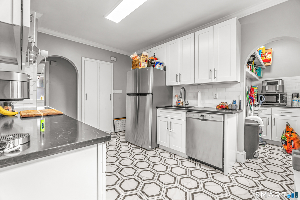1387 Capitol Avenue - Photo 7