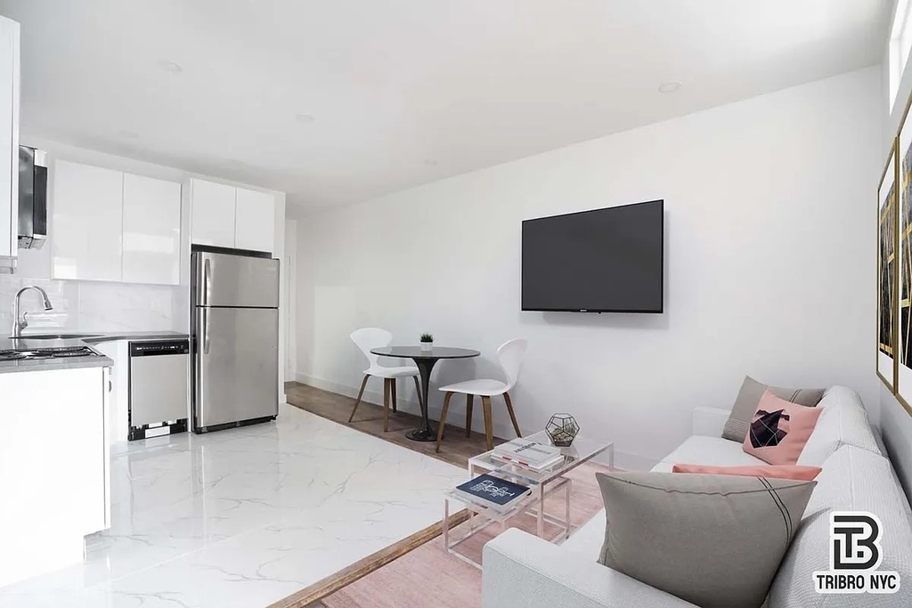 1719 East 8th Street - Photo 1