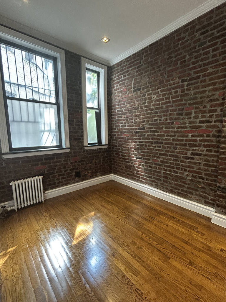 3rd Avenue/ East 13th Street - Photo 3